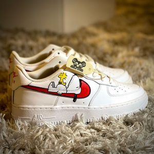 Custom-AF1-Snoopy-1