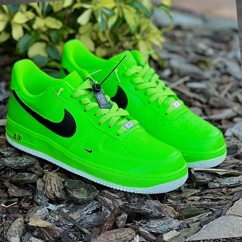 Neon green nike shoes deals